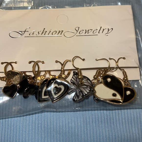 Dangly Earrings - Picture 3 of 3